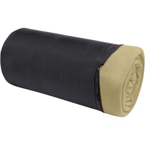 Huggy nagy pol�rtakar� tokkal, b�zs